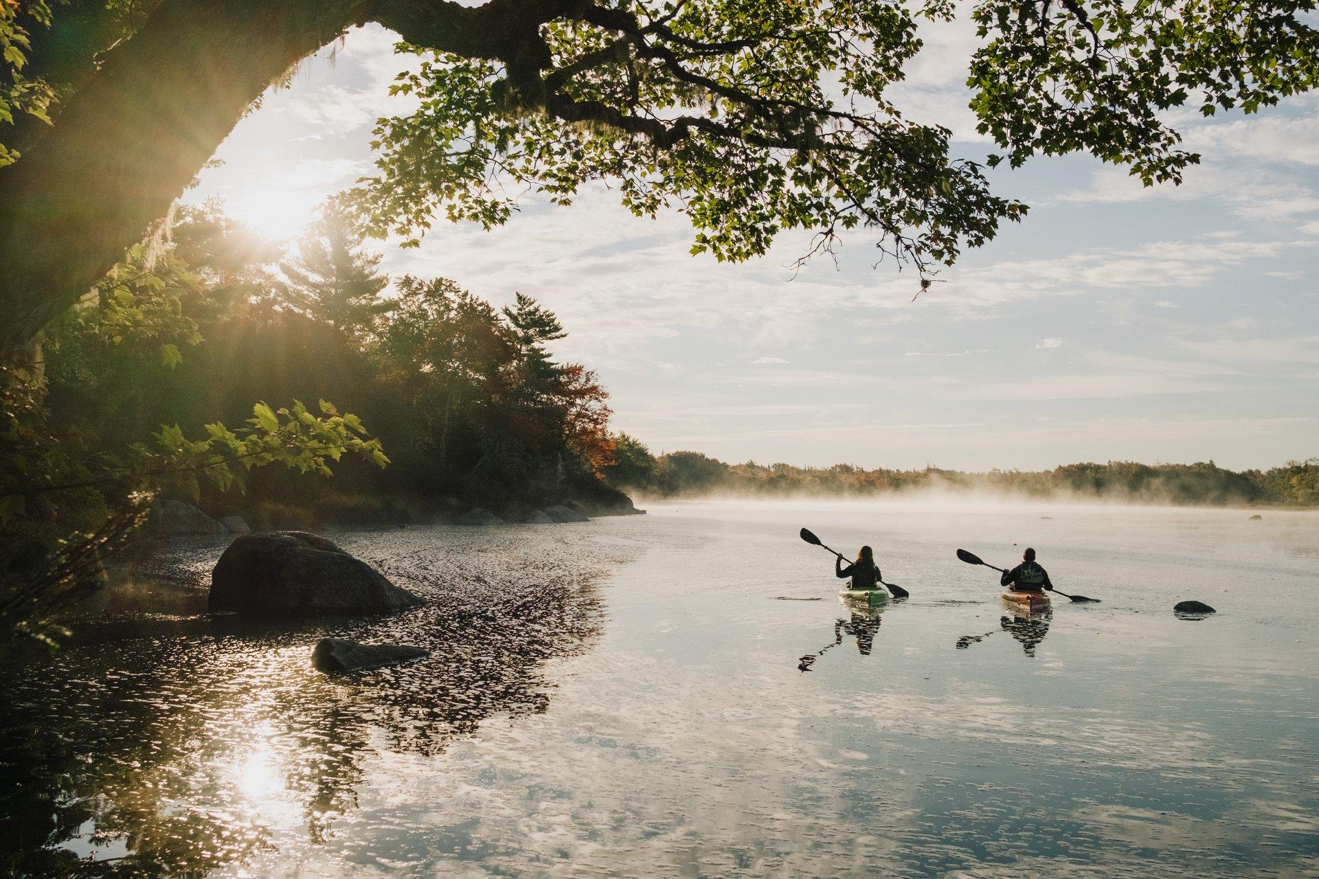 canoeing at lake louise